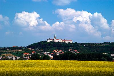 A Pannonhalmi Bencés Főapátság látképe-stock-foto