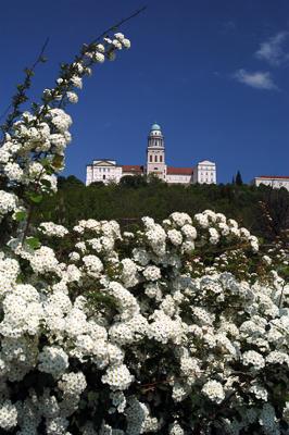 A Pannonhalmi Bencés Főapátság látképe-stock-foto