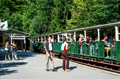 Lillafüredi Állami Erdei Vasút-stock-foto