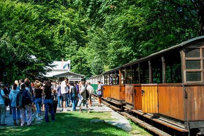 Lillafüredi Állami Erdei Vasút-stock-foto
