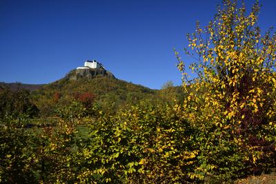 A füzéri vár a Zempléni-hegységben-stock-foto