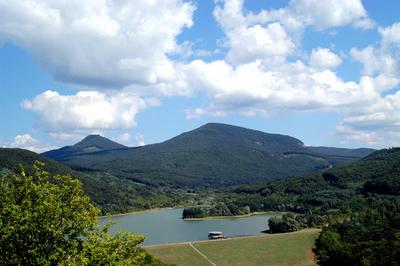 A hasznosi víztározó a Mátra- alján Pásztó határában-stock-foto