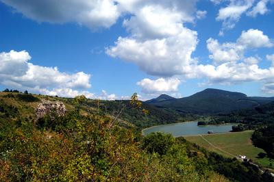 A hasznosi víztározó a Mátra- alján Pásztó határában-stock-foto