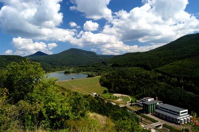A hasznosi víztározó a Mátra- alján Pásztó határában-stock-foto
