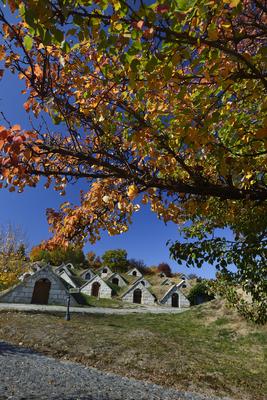 Hercegkúti védett pincesor Tokaj hegyalján-stock-foto