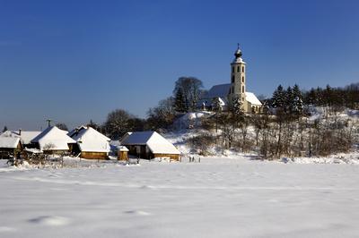 Cserhátsurány mûemlék templom-stock-foto