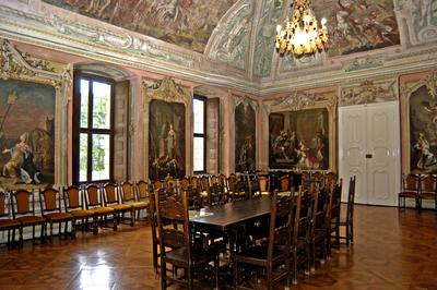 A Sárvári Nádasdy vár lovagterme-stock-foto