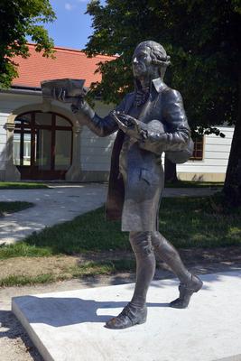 Joseph Haydn szobra Fertõdön az Esterházy kastély parkjában-stock-photo