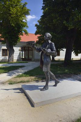 Joseph Haydn szobra Fertõdön az Esterházy kastély parkjában-stock-photo