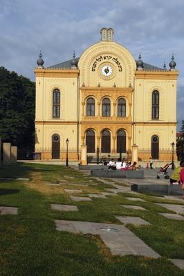Pécsi zsinagóga-stock-photo