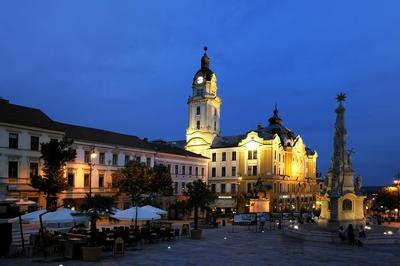 Pécs - Városháza-stock-photo