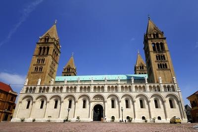 Pécs - Püspöki palota-stock-foto