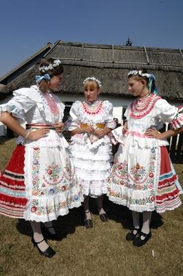 Matyó lakodalom Szentistvánon-stock-foto