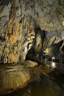 Aggteleki-cseppkőbarlang-stock-foto