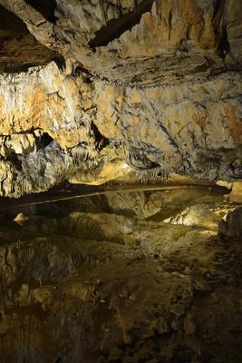 Aggteleki-cseppkőbarlang-stock-foto