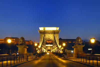 Budapest, Széchenyi lánchíd-stock-photo