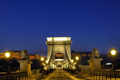 Budapest, Széchenyi lánchíd-stock-photo