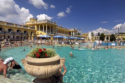 Budapest - Széchenyi gyógyfürdő-stock-foto