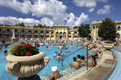 Budapest - Széchenyi gyógyfürdő-stock-foto