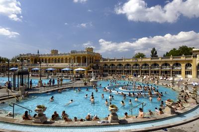 Budapest - Széchenyi gyógyfürdő-stock-foto