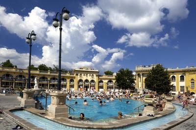 Budapest - Széchenyi gyógyfürdő-stock-foto