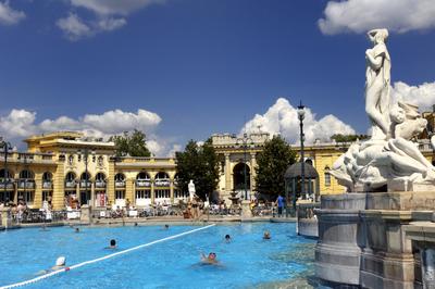 Budapest - Széchenyi gyógyfürdő-stock-foto