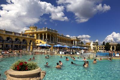 Budapest - Széchenyi gyógyfürdő-stock-foto