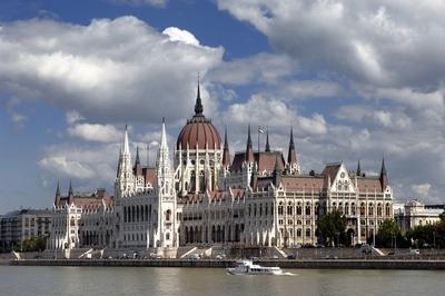 Budapest, az Országház (Parlament)-stock-foto
