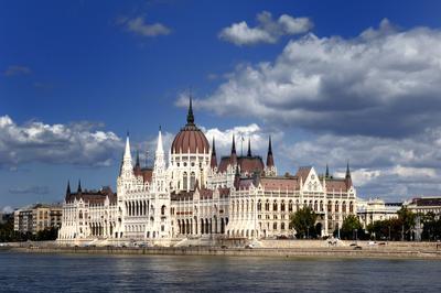Budapest, az Országház (Parlament)-stock-foto