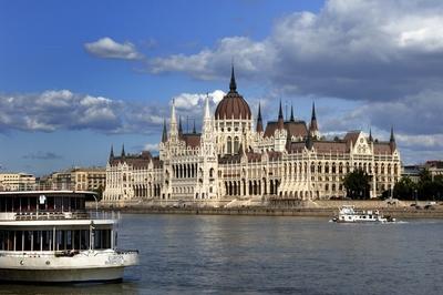 Budapest, az Országház (Parlament)-stock-foto