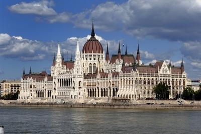 Budapest, az Országház (Parlament)-stock-foto
