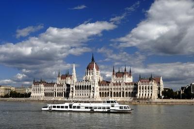 Budapest, az Országház (Parlament)-stock-foto
