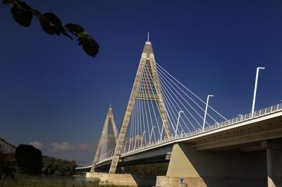 Budapest, Megyeri híd-stock-foto