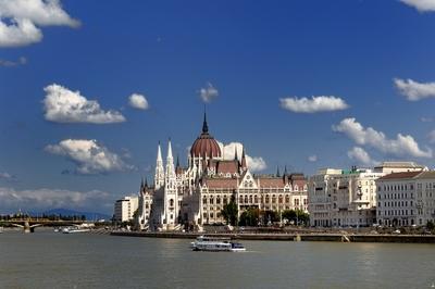 Budapest, az Országház (Parlament)-stock-foto
