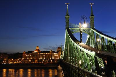 Budapest, Szabadság híd-stock-foto