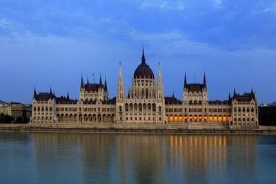 Budapest, az Országház (Parlament)-stock-foto