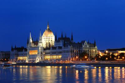 Budapest, az Országház (Parlament)-stock-foto