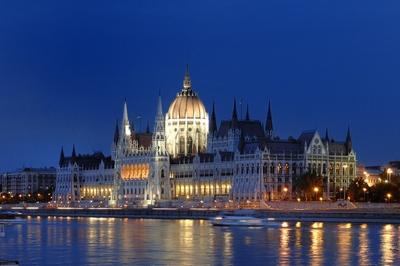 Budapest, az Országház (Parlament)-stock-foto