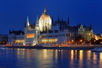 Budapest, az Országház (Parlament)-stock-foto