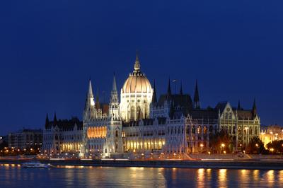 Budapest, az Országház (Parlament)-stock-foto