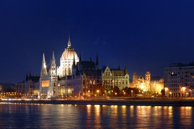 Budapest, az Országház (Parlament)-stock-foto