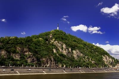 Budapest, a Gellért hegy és a Duna-stock-foto