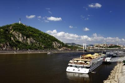 Budapest, a Gellért hegy és a Duna-stock-foto