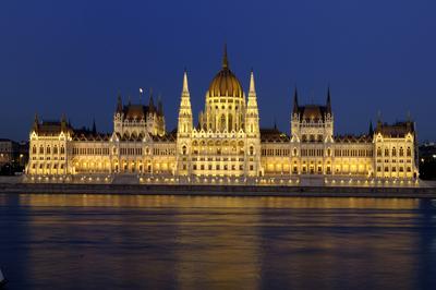 Budapest, az Országház (Parlament)-stock-foto