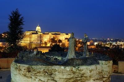 Budapest, Kilátókő-szobor a Gellért-hegyen-stock-foto