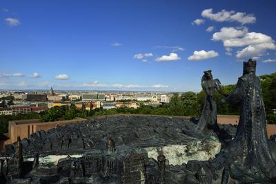 Budapest, Kilátókő-szobor a Gellért-hegyen-stock-foto