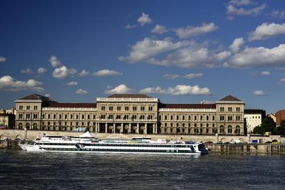 A Budapesti Corvinus Egyetem központi épülete-stock-foto
