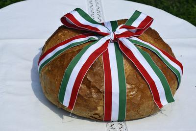 Új kenyér augusztusban.-stock-foto