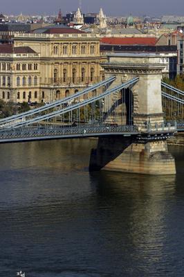 A Lánchíd és az MTA épülete-stock-foto