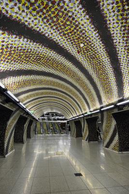 A 4-es metró Gellért téri állomása-stock-foto